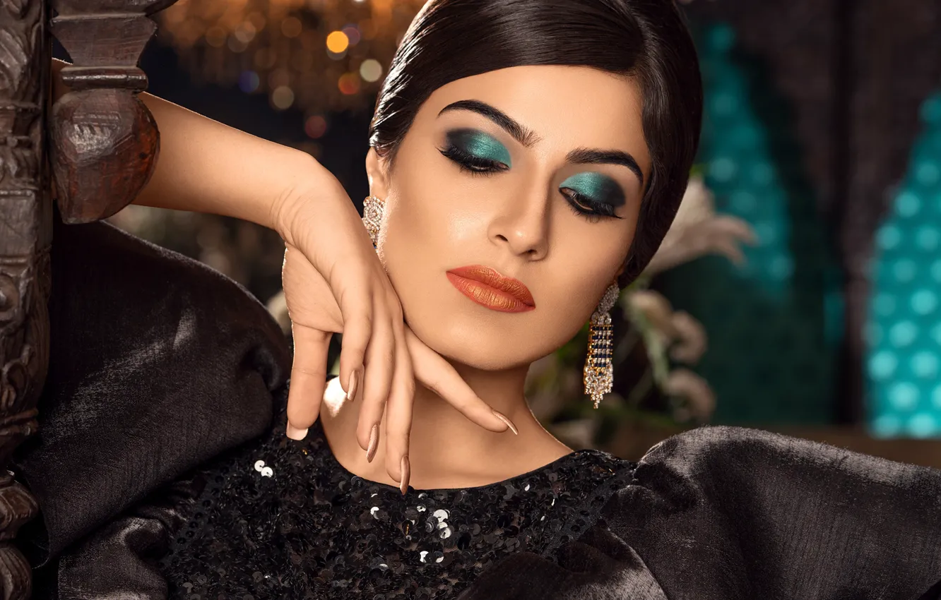 Photo wallpaper girl, fashion, eyes, smile, model, beauty, lips, face