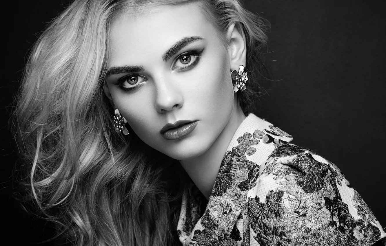 Photo wallpaper look, close-up, model, portrait, makeup, hairstyle, blonde, black and white