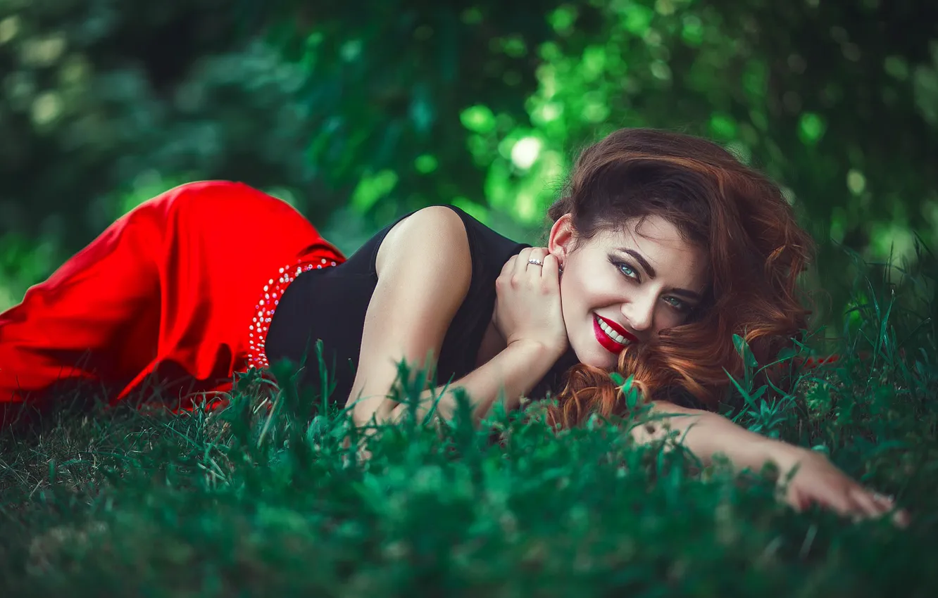 Photo wallpaper summer, grass, girl, nature, smile, makeup, red, curls