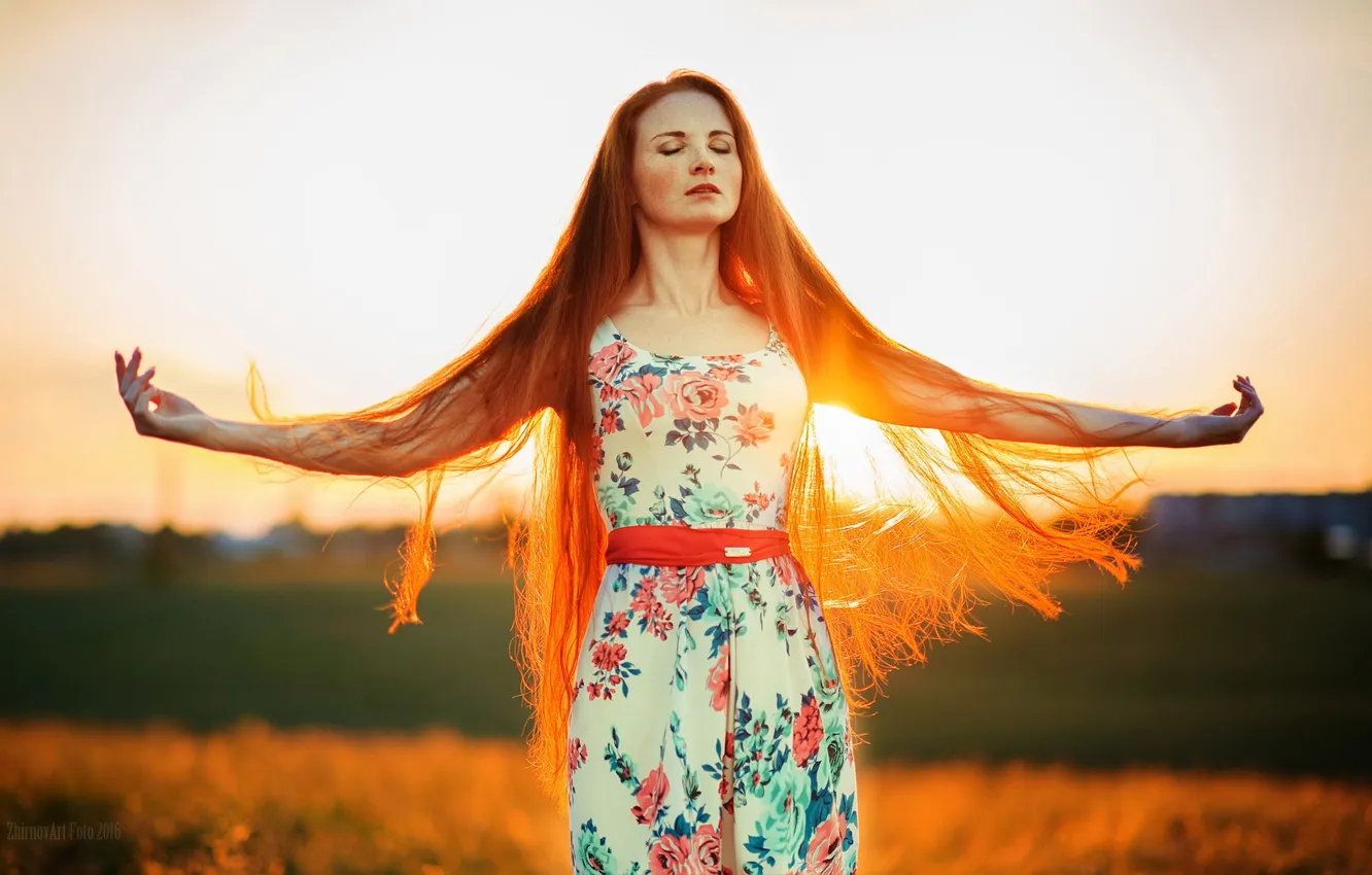 Photo wallpaper field, girl, the sun, pose, model, portrait, hands, makeup