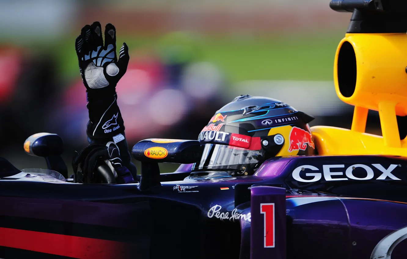 Photo wallpaper Renault, the car, Formula 1, Red Bull, Vettel, racer, Hybrid, hi-tech