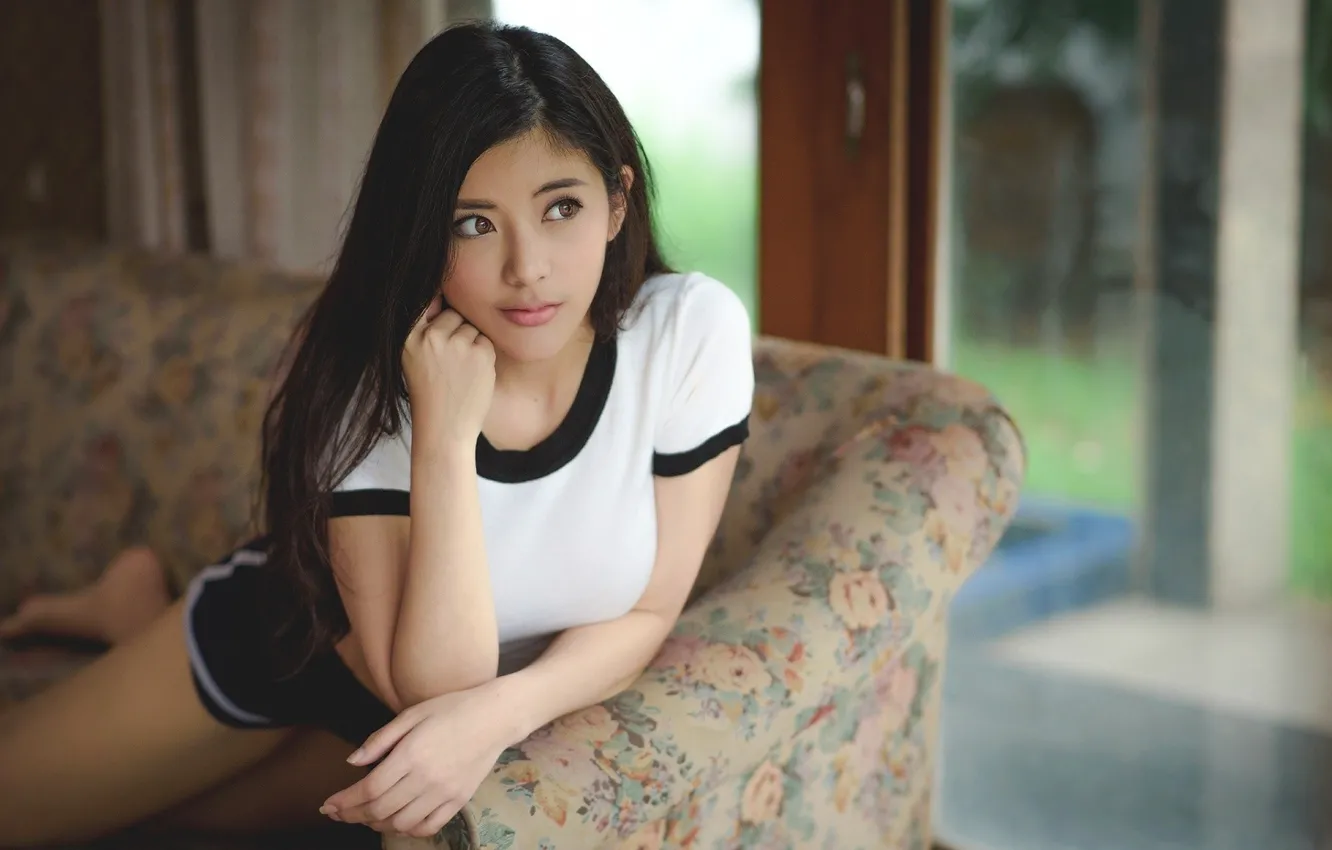 Photo wallpaper girls, black hair, looking away, Asian Model, hands on cheek