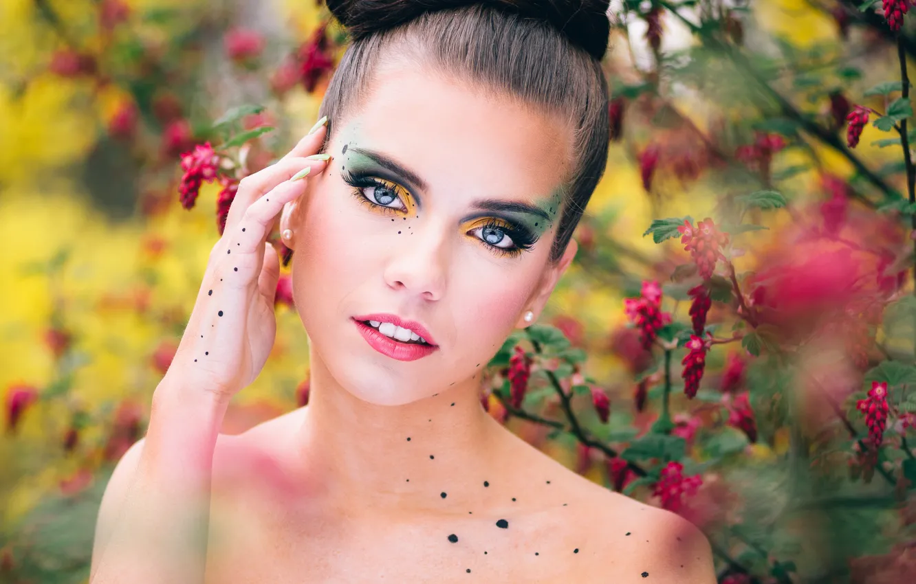 Photo wallpaper girl, flowers, model, hands, makeup, brown hair, the bushes, Wilma Malmgren