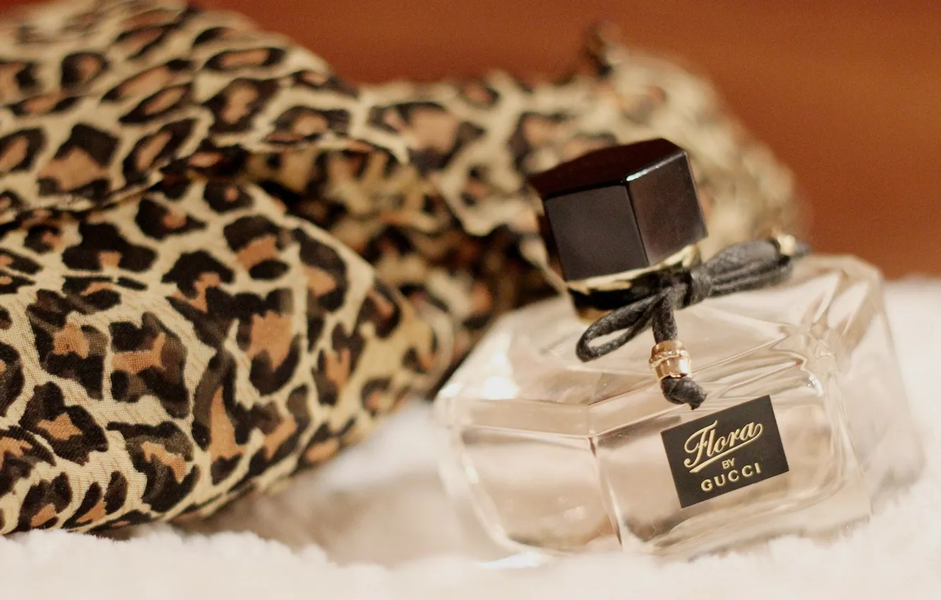 Photo wallpaper spirit, bottle, Gucci, perfumes