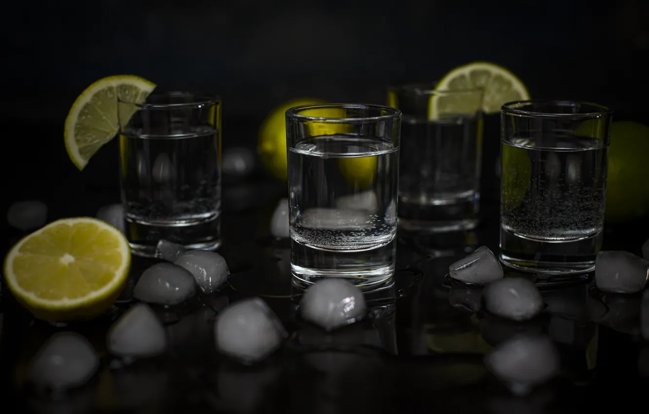 Photo wallpaper ice, lemon, alcohol, stack, black background, vodka, glass