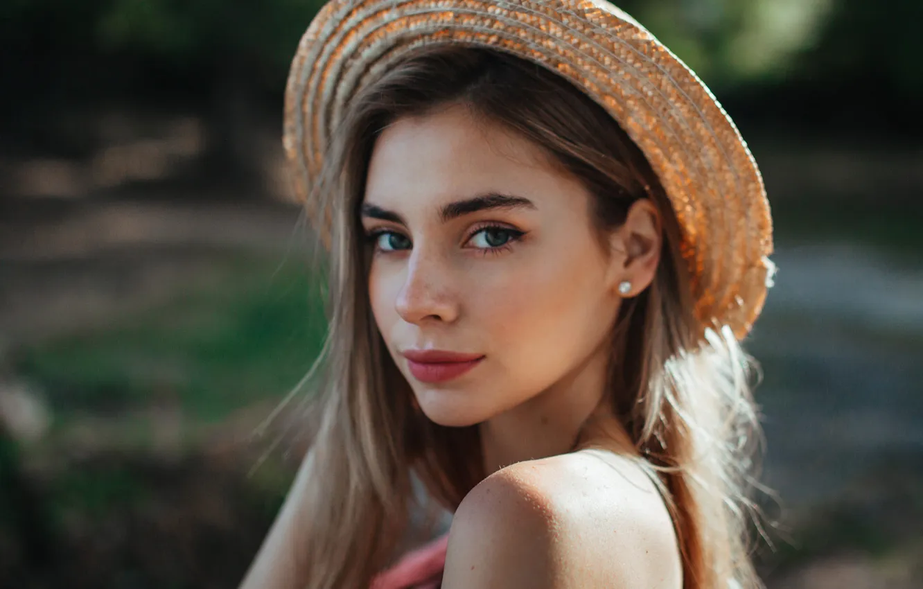 Photo wallpaper look, face, portrait, hat, eyes, smile, pretty, lips