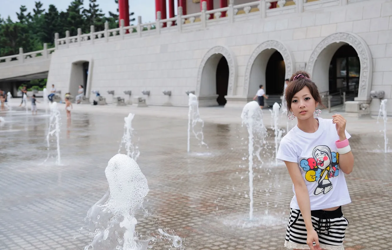 Photo wallpaper Japanese, people, building, fountain, Asian