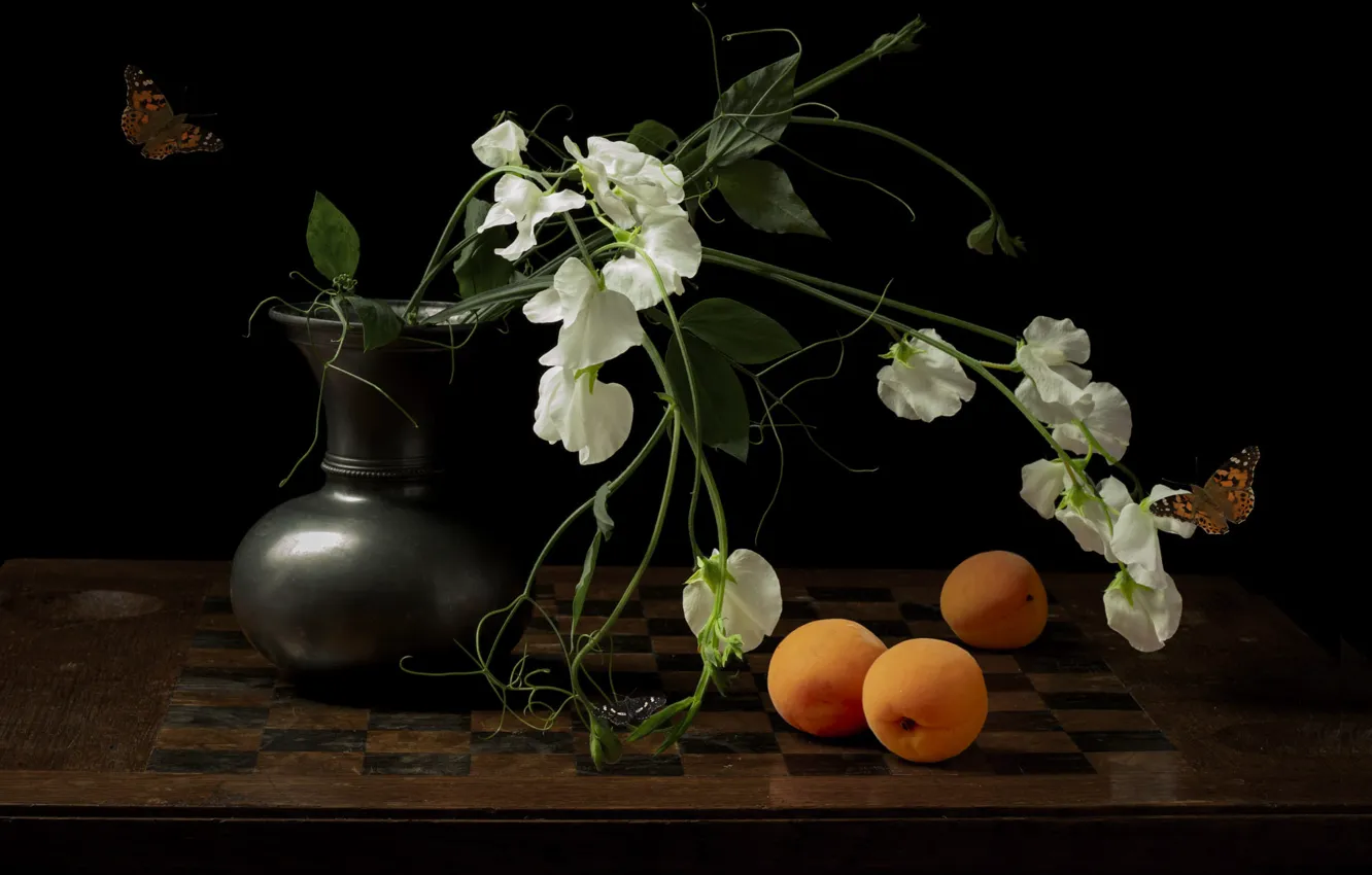 Photo wallpaper flowers, vase, fruit, black background, still life, peaches