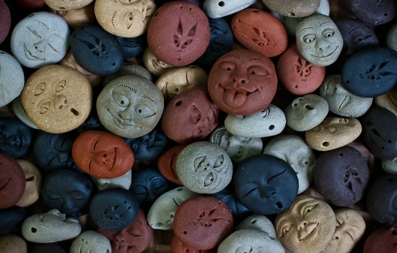 Photo wallpaper colored, faces, a lot, pebbles