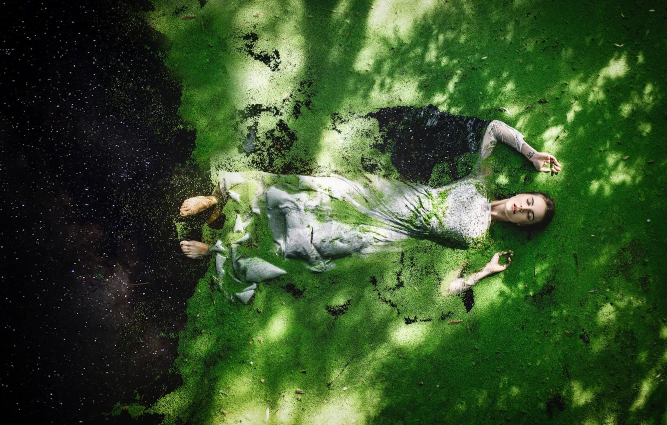 Photo wallpaper girl, dress, sponge, in the water, duckweed, Alexandra Cameron