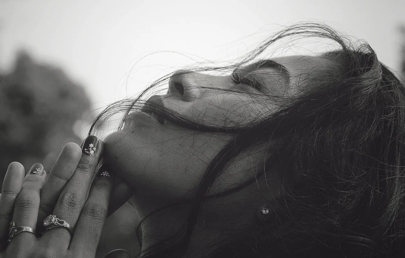 Photo wallpaper girl, face, hair, black and white, ring, hands, profile, manicure