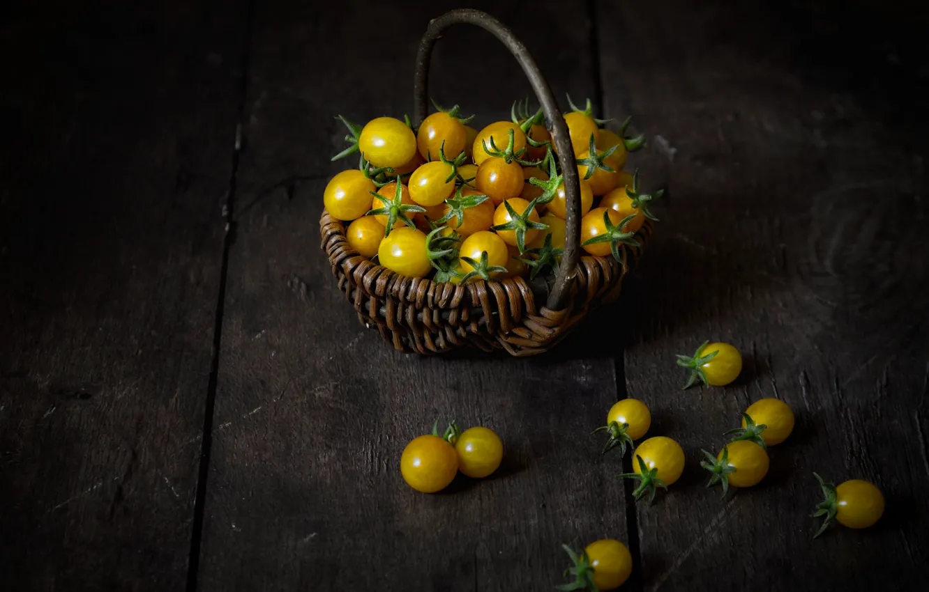 Photo wallpaper yellow, the dark background, Board, small, still life, placer, basket, tomatoes