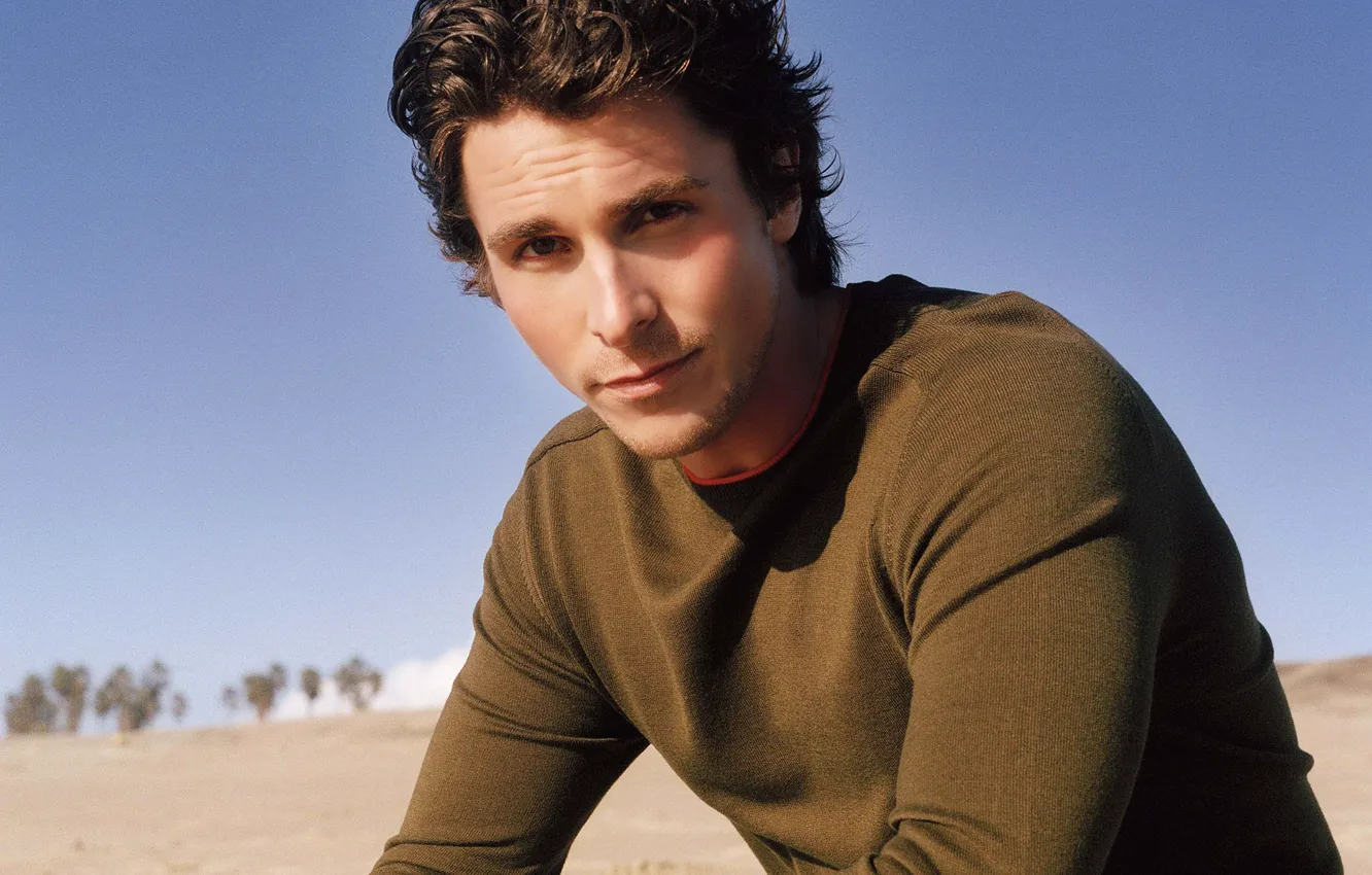 Photo wallpaper beach, the sky, look, smile, actor, male, Christian Bale, Christian Bale
