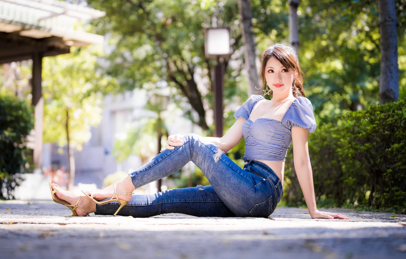 Photo wallpaper girl, jeans, Asian