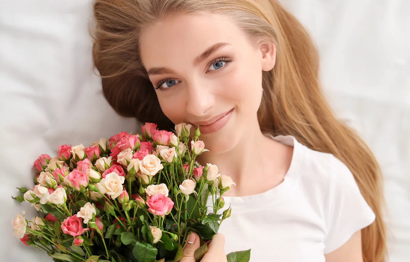 Photo wallpaper look, girl, flowers, smile, mood, roses, bouquet, makeup