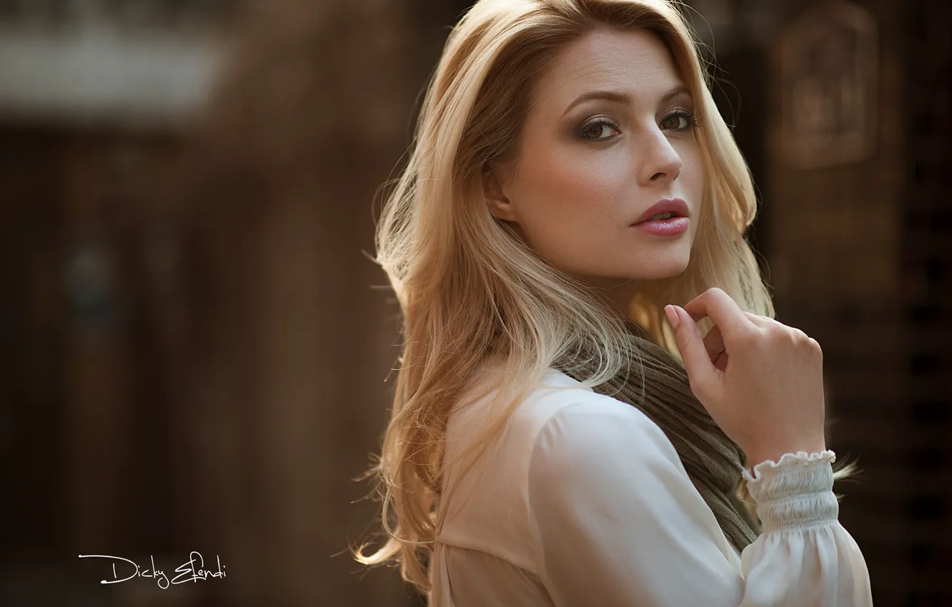 Photo wallpaper look, the sun, pose, model, portrait, hands, makeup, hairstyle