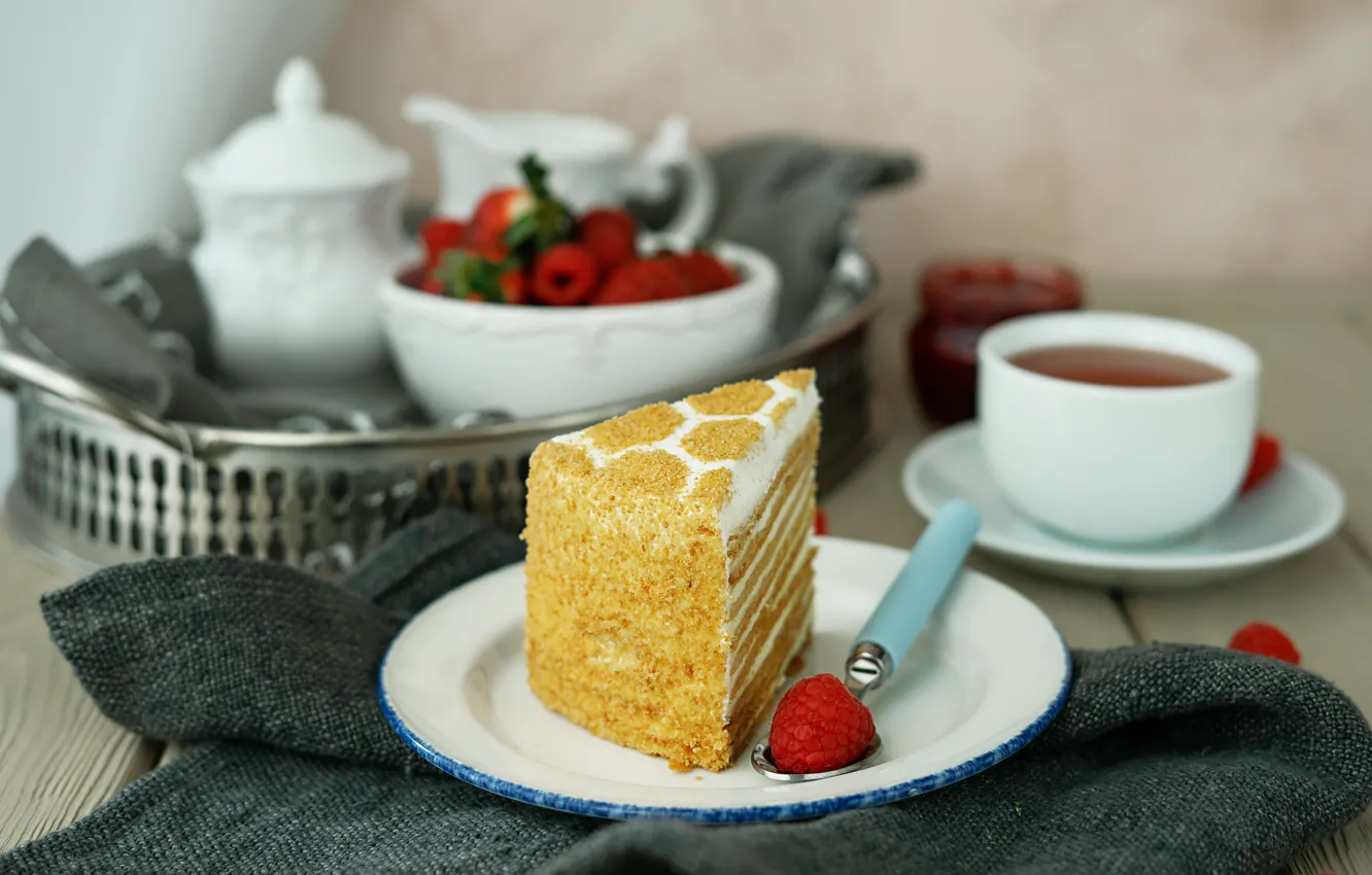 Photo wallpaper berries, raspberry, cream, piece of cake