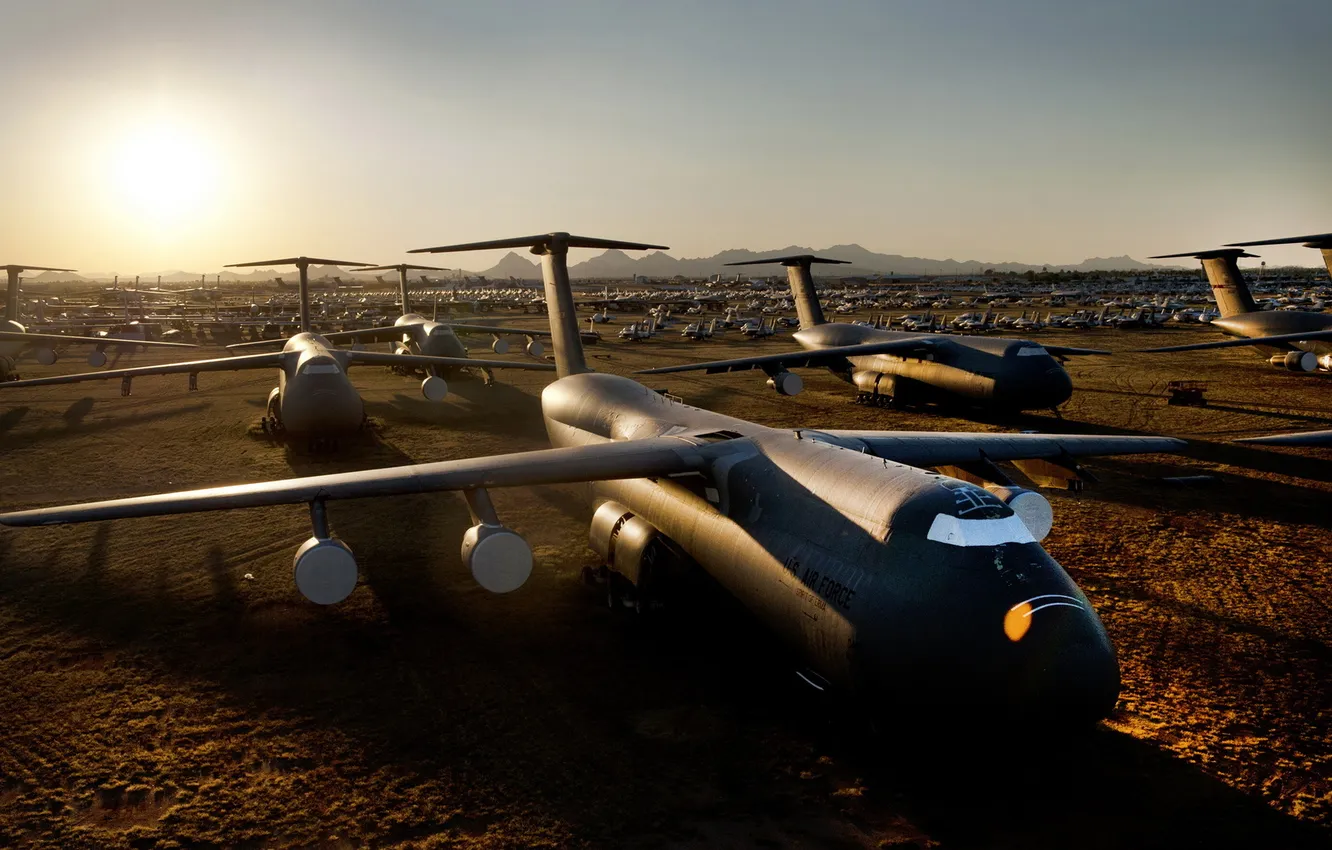 Photo wallpaper the plane, the airfield, C-5