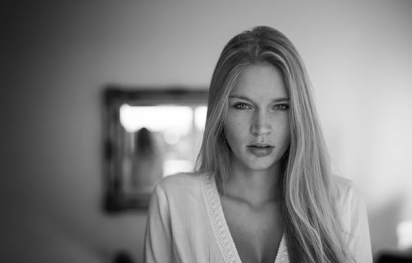 Photo wallpaper portrait, freckles, monochrome, Christoph Ruhrmann
