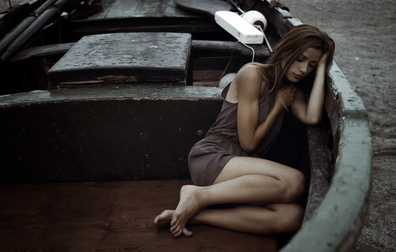 Photo wallpaper girl, boat, Giulia Negri