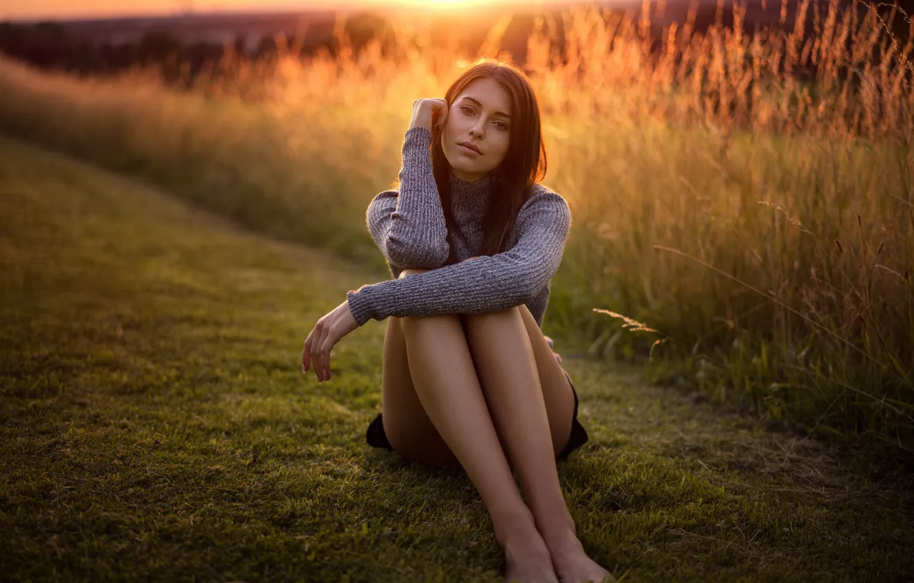 Photo wallpaper grass, the sun, nature, pose, model, skirt, portrait, barefoot
