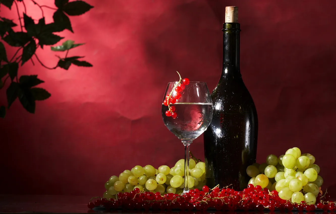 Photo wallpaper red, berries, wine, glass, bottle, grapes, currants
