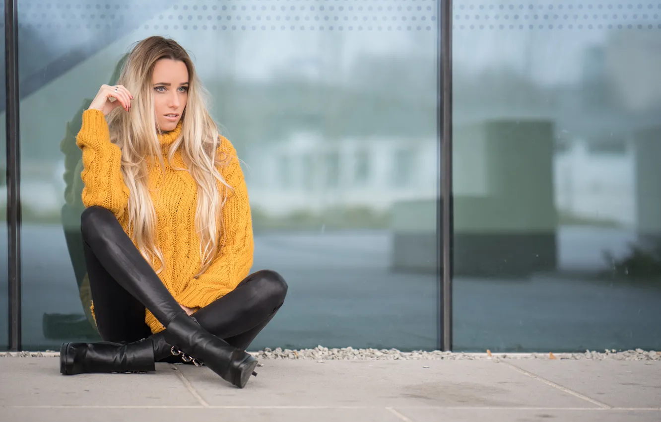 Photo wallpaper girl, blonde, Sandra, sitting