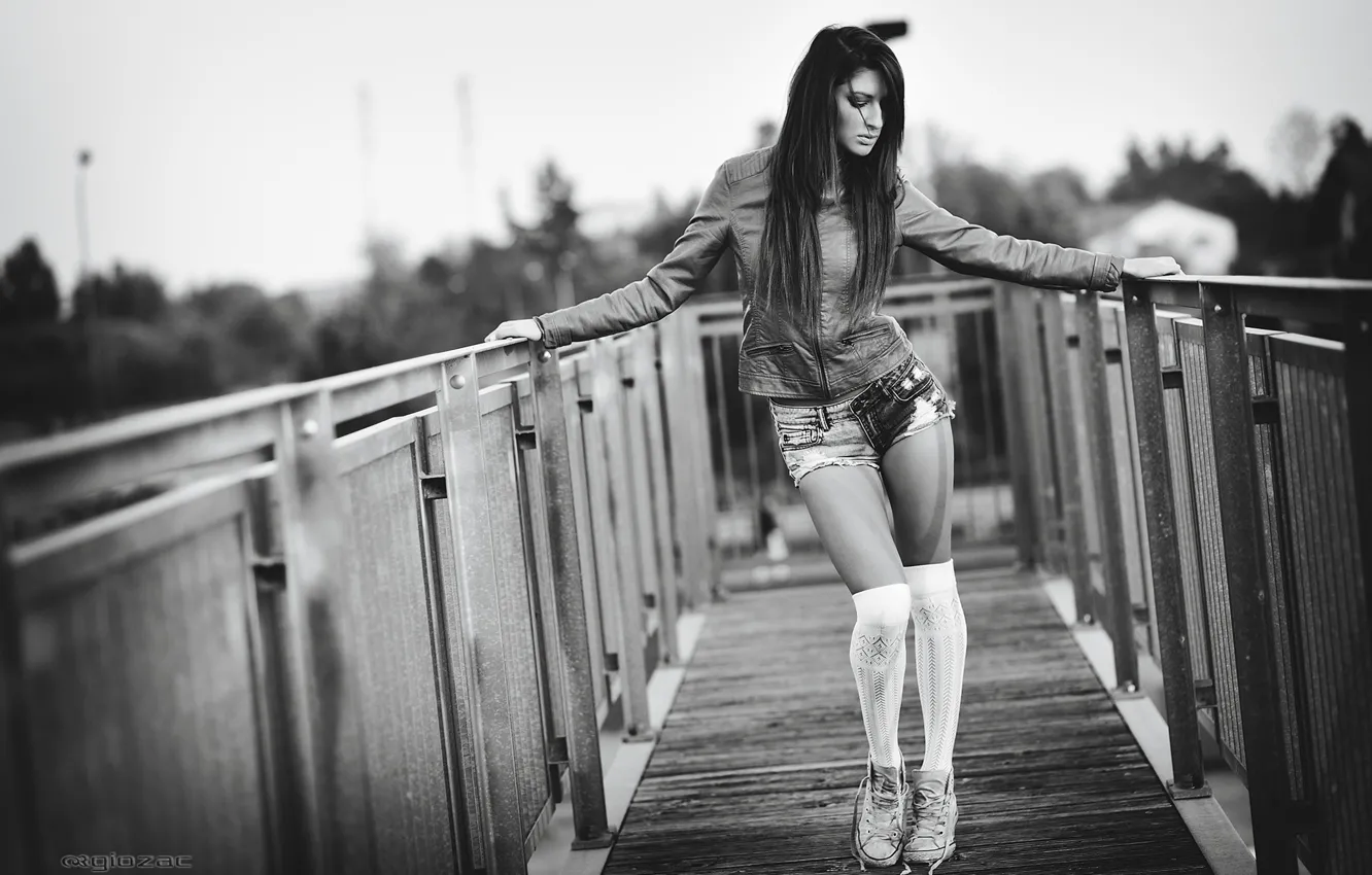 Photo wallpaper girl, bridge, b/W, shorts, legs, beautiful, knee, photographer