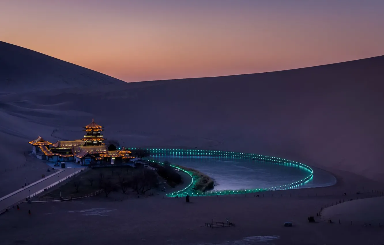 Photo wallpaper China, Gansu, Illuminated Crescent Lake, Yueyaquan