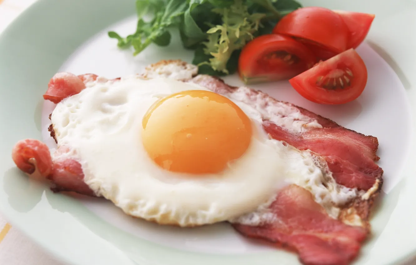 Photo wallpaper greens, egg, plate, scrambled eggs, tomato, bacon, Breakfast