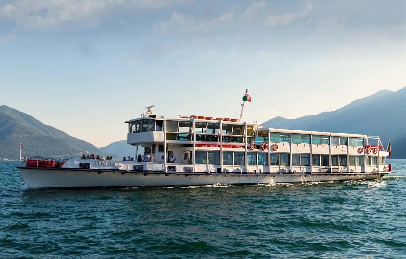 Photo wallpaper lake, ship, a pleasure