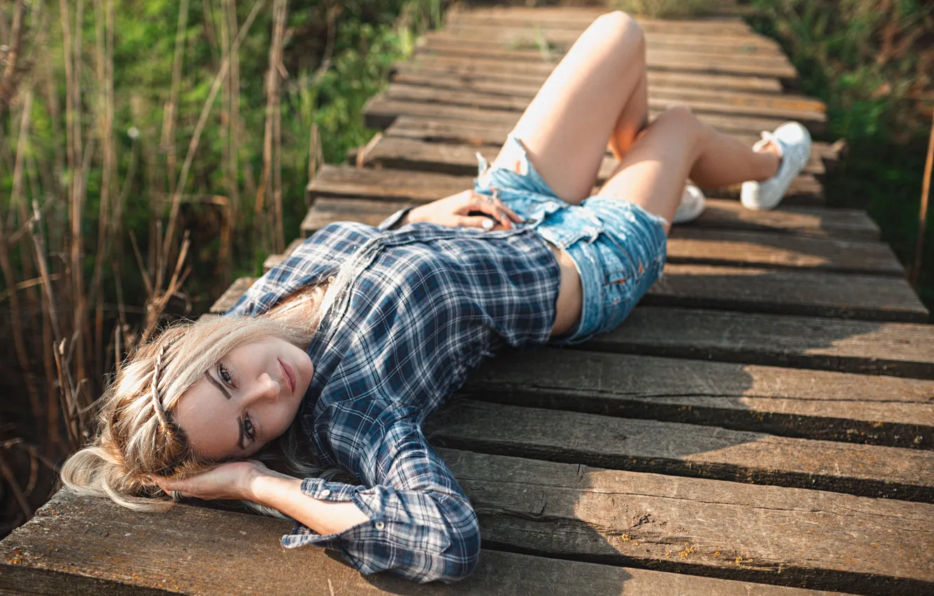 Photo wallpaper girl, road, model, women, blonde, walkway, sneakers, jean shorts