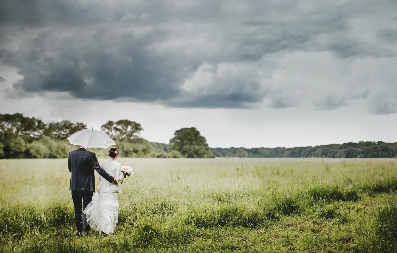 Photo wallpaper the sky, grass, clouds, umbrella, lovers, two, the bride, the groom