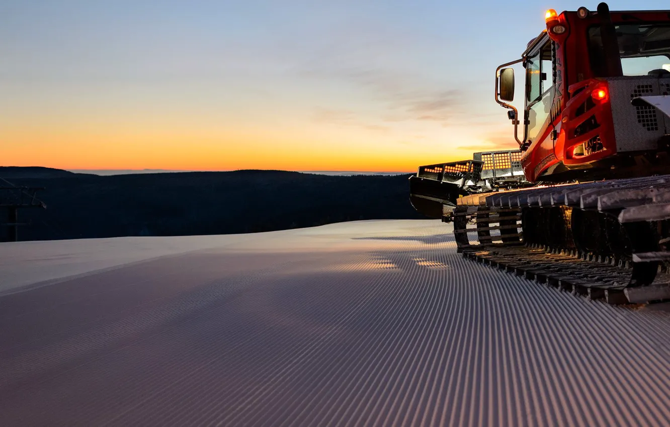 Photo wallpaper winter, snow, snow-compacting roller technique, pistenbully 600 polar