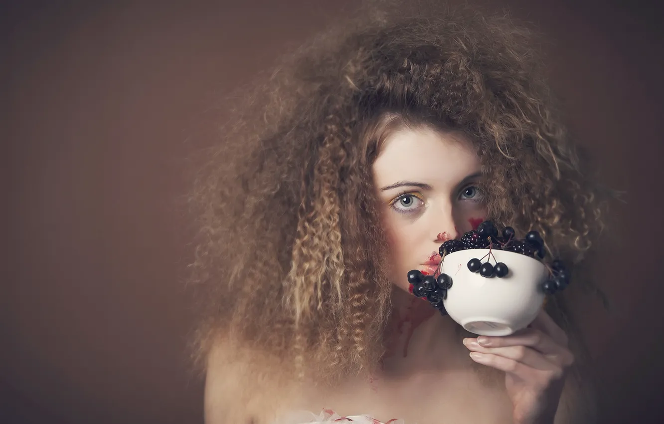 Photo wallpaper girl, berries, portrait, Charlotte