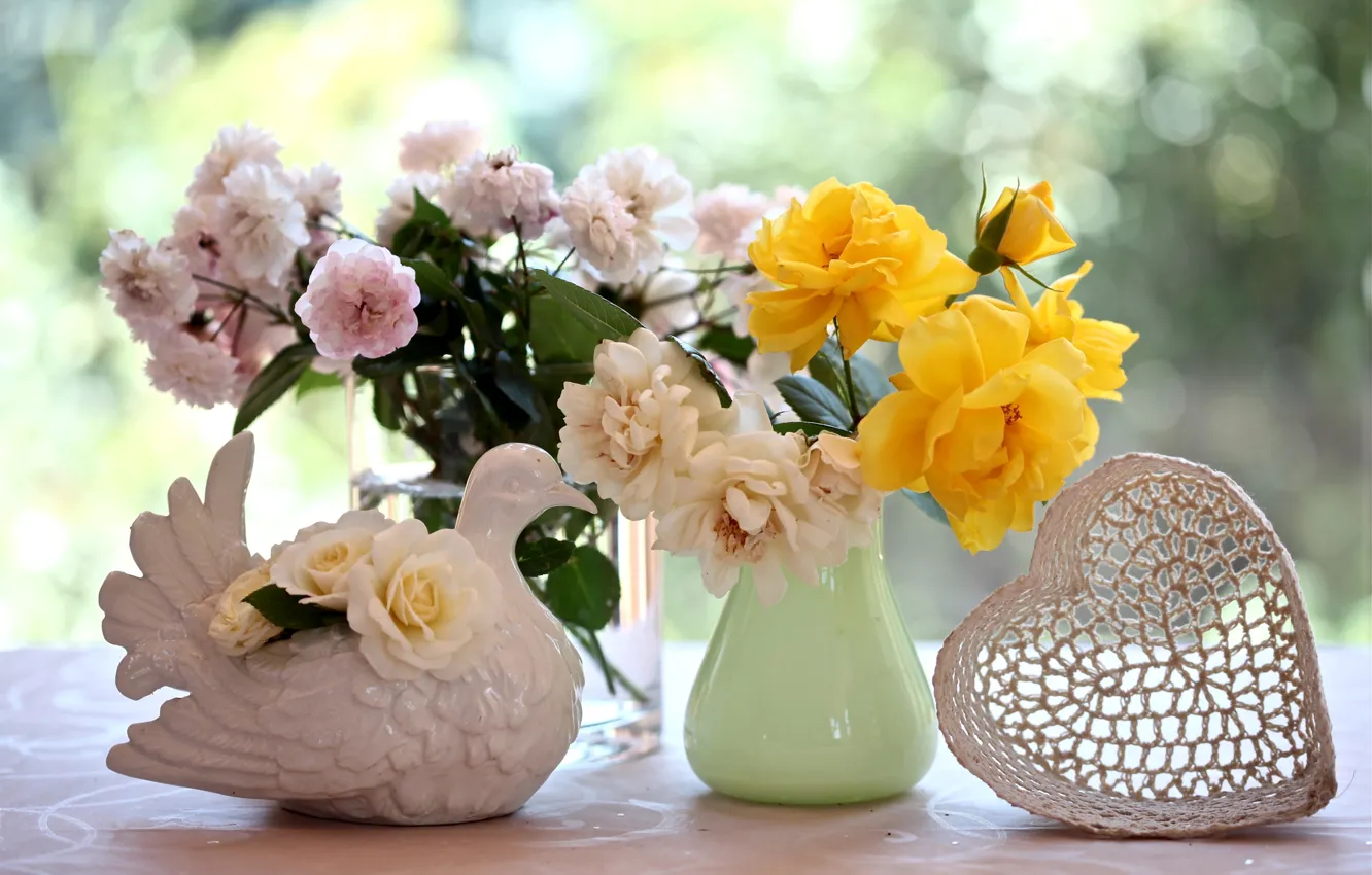 Photo wallpaper heart, roses, bouquet, pigeons, vase