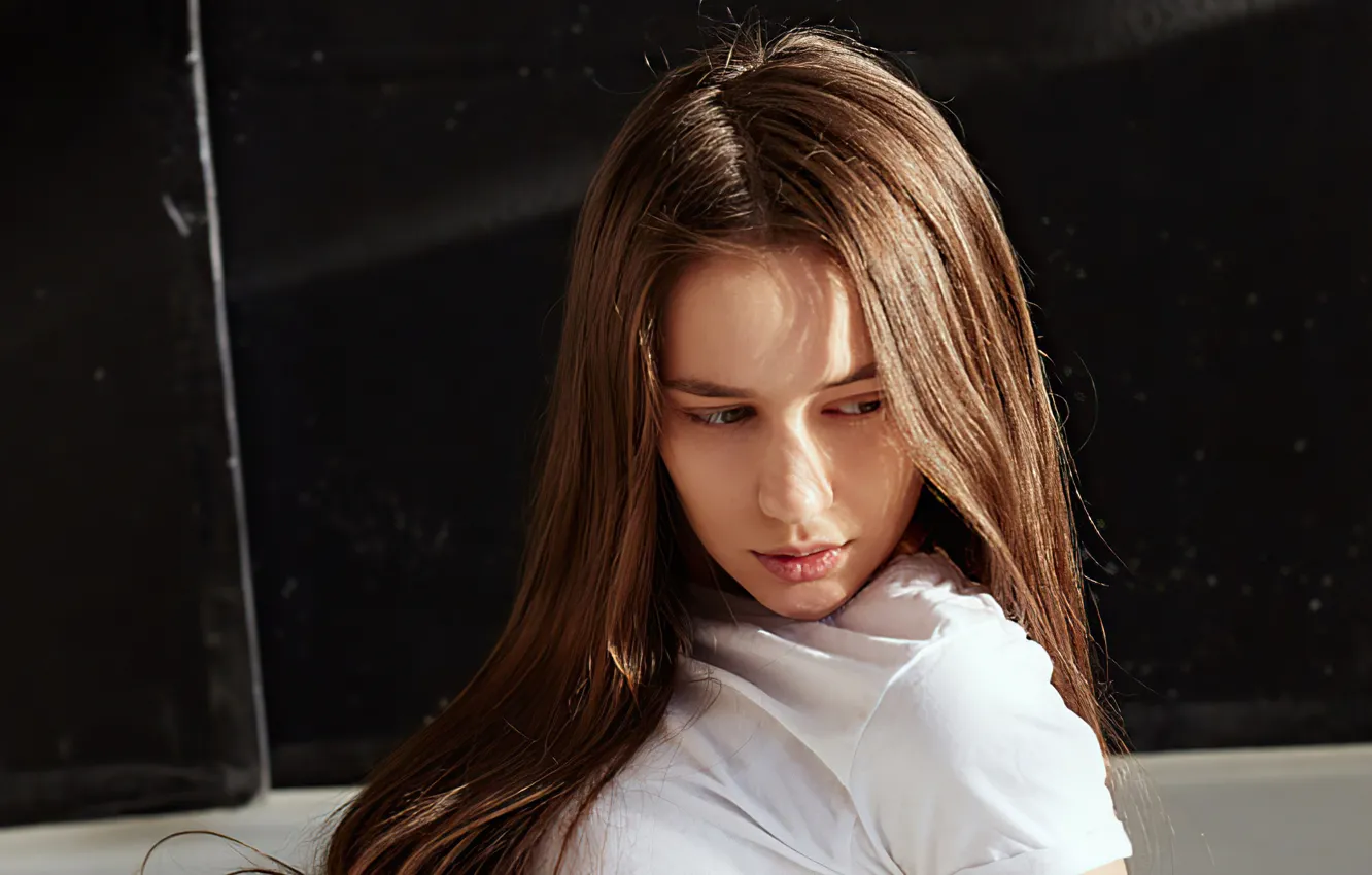 Photo wallpaper beautiful girl, down, looking