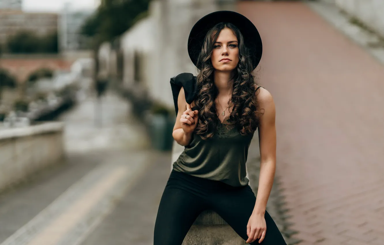 Photo wallpaper girl, street, Carina Cara