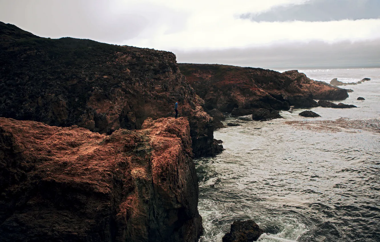 Photo wallpaper sea, man, cliff