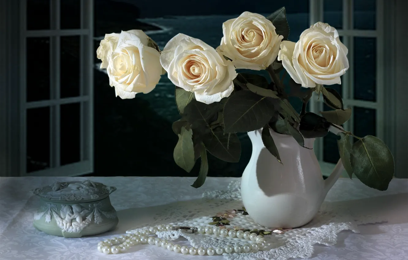 Photo wallpaper style, roses, bouquet, necklace, vintage