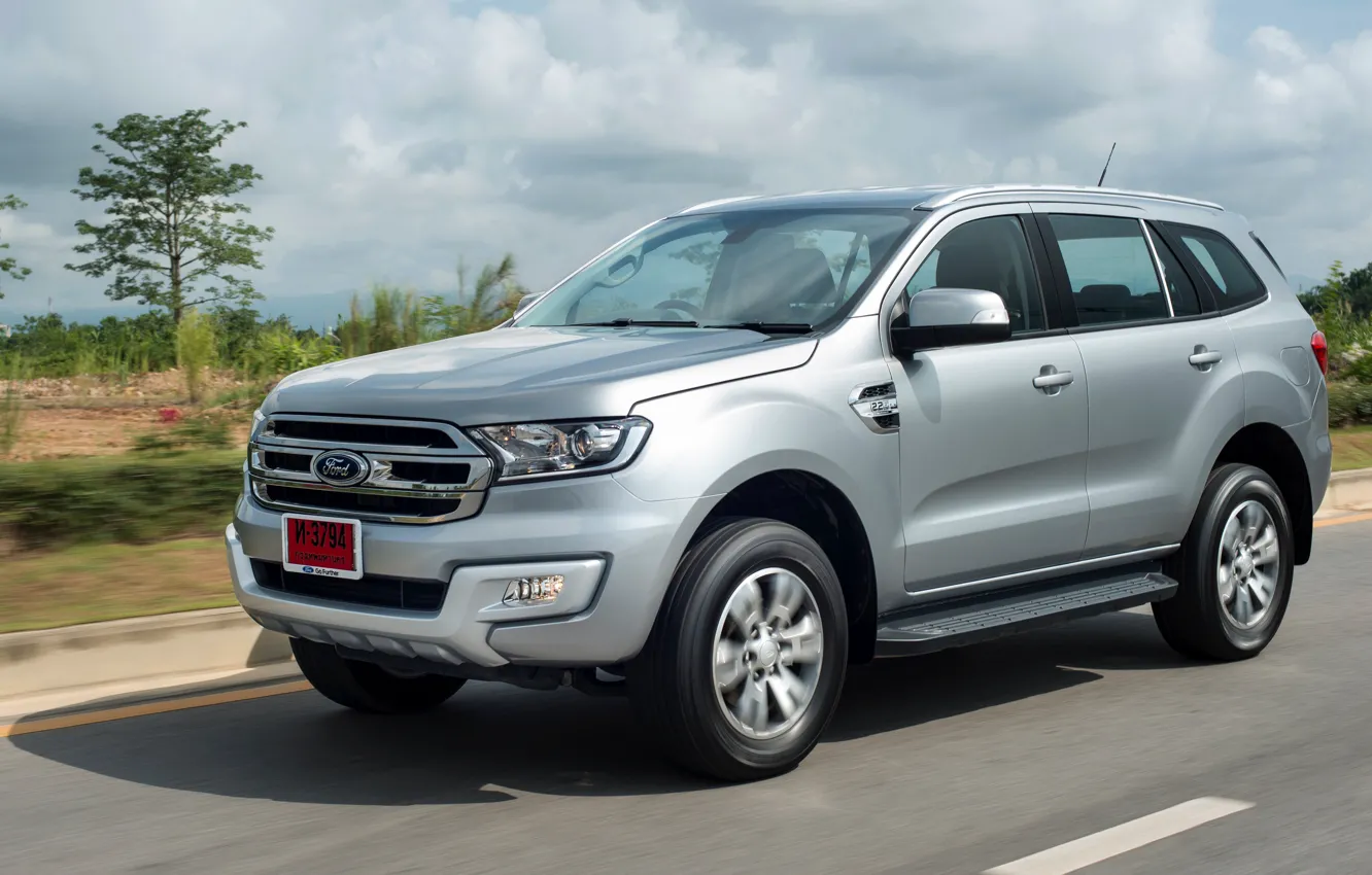 Photo wallpaper Ford, Everest, on the road, 2015, gray-silver