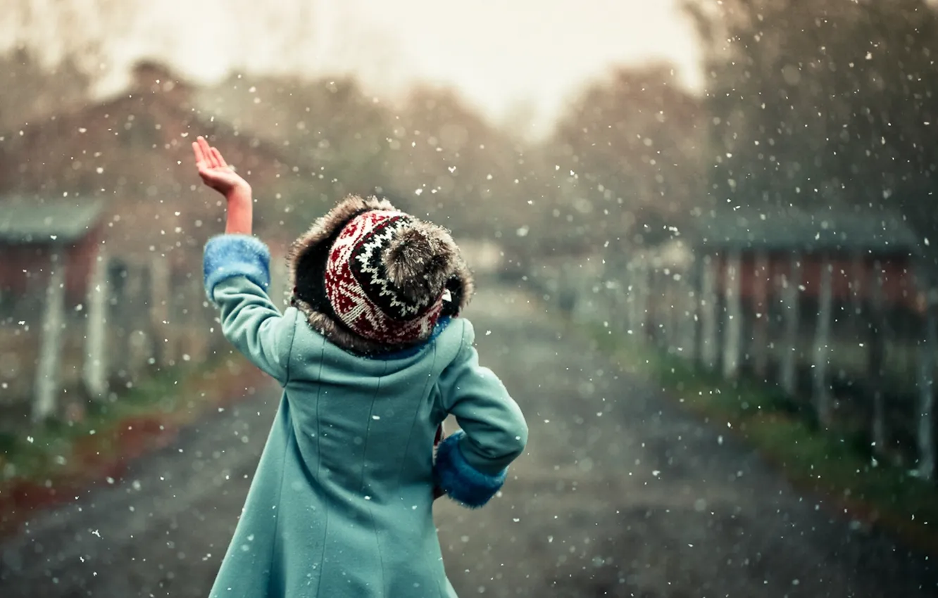 Photo wallpaper snow, mood, child, hand, girl, snowfall