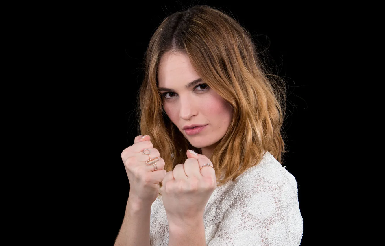 Photo wallpaper pose, model, actress, hairstyle, photographer, brown hair, black background, fists