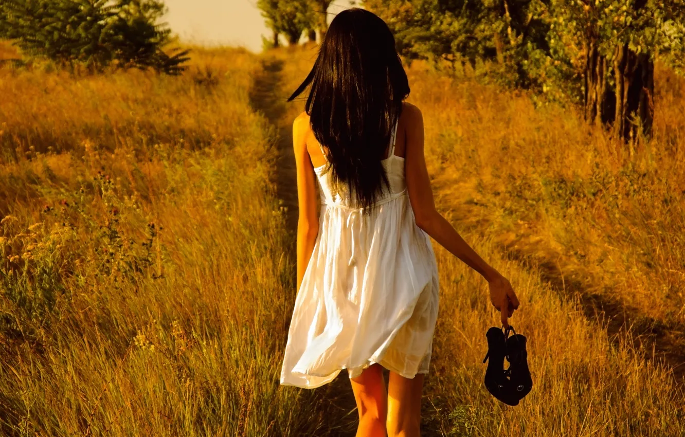 Photo wallpaper field, white dress, shoes in hand, barefoot girl