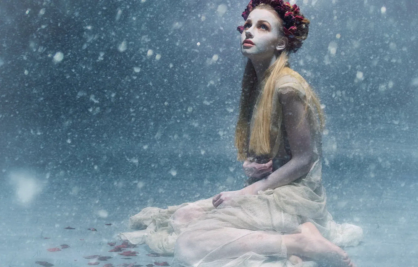 Photo wallpaper girl, snow, pose, wreath, cold, Jessi Lindl