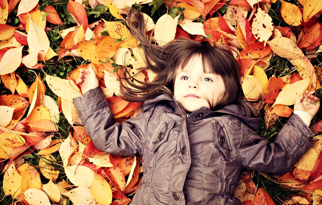 Photo wallpaper autumn, leaves, child, girl, baby, child, fallen
