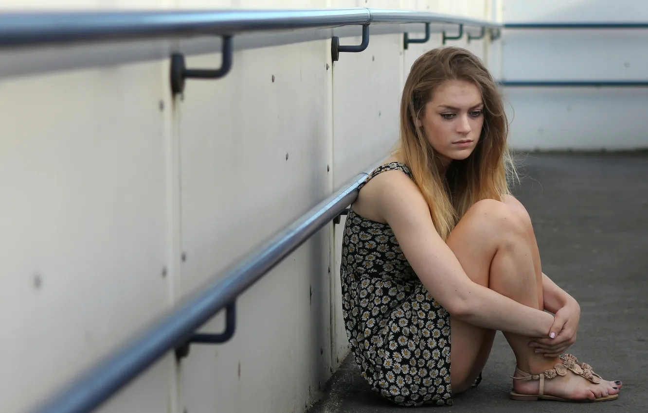 Photo wallpaper sadness, asphalt, wall, Marianne