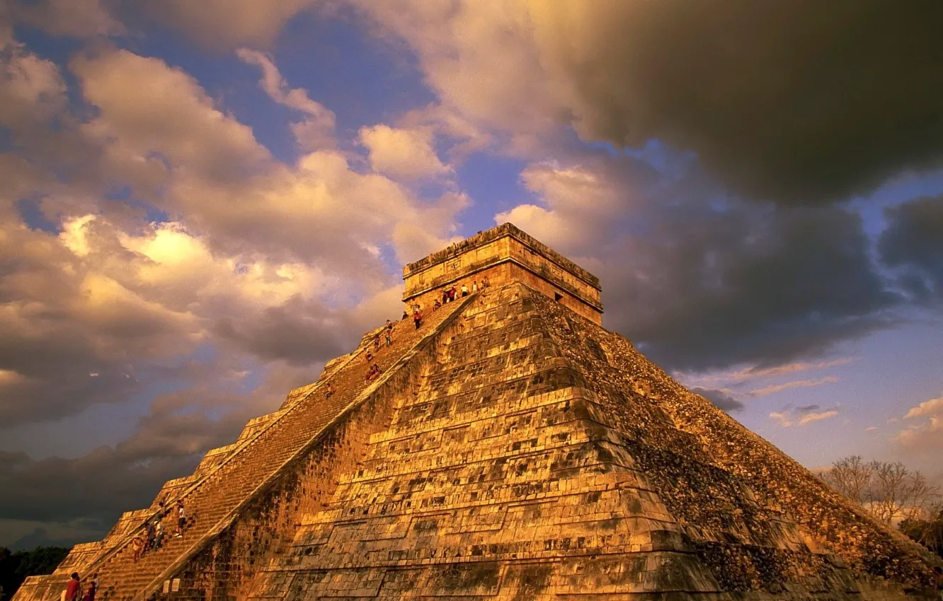 Photo wallpaper clouds, Maya, Pyramid