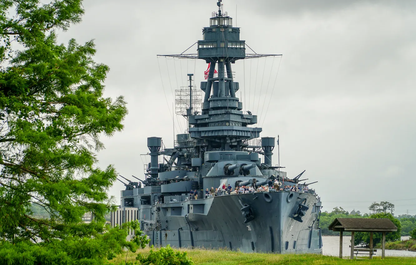 Photo wallpaper military, tree, people, Battleship, Warship, Big Guns, Thomas Park