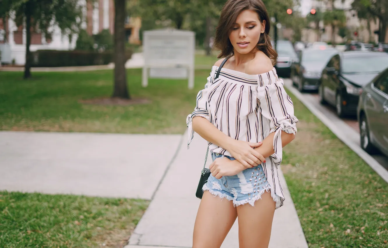 Photo wallpaper shorts, woman, beautiful, model, pretty, jeans